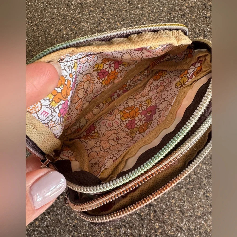 LeSportsac Double Zip Wristlet Coin Pouch – Colorful Floral & Card Print